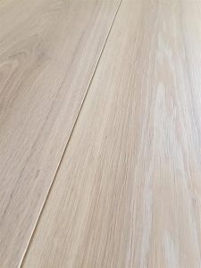 Whitewash engineered oak flooring with oil finish